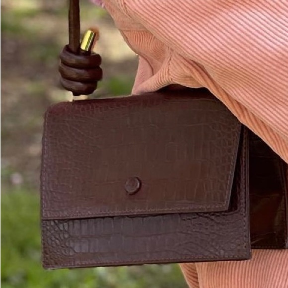 bag - Picture 1 of 2